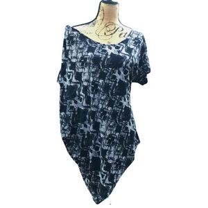 Kenneth Cole Reaction Black White Short Sleeve Slanted Hemline Blouse Sz L